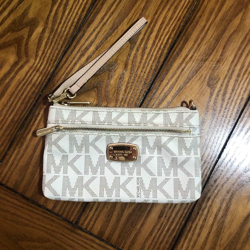 Michael Kors wristlet